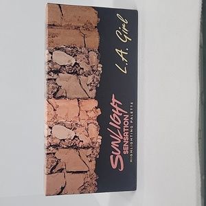 🌴 LA Girl Sunlight Sensation Highlighting Palette